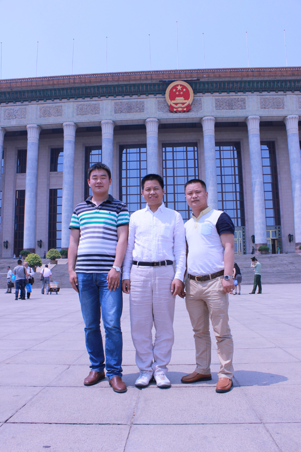 安邦集团董事长李贻连应邀出席电供暖专业委员会成立大会(图4) 安邦集团董事长李贻连应邀出席电供暖专业委员会成立大会(图4)