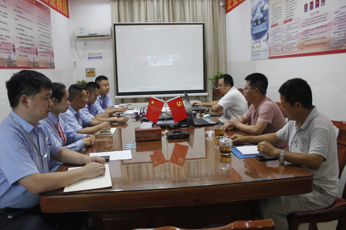 中石油管道局物资供应商考察组来到安邦参观考察(图1) 中石油管道局物资供应商考察组来到安邦参观考察(图1)